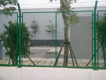 鋼板網(wǎng)護(hù)欄